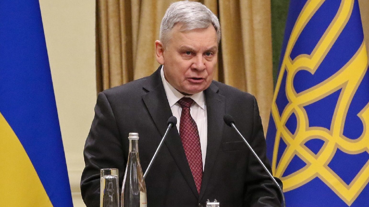 Україна проведе масштабні військові навчання - міністр оборони України
